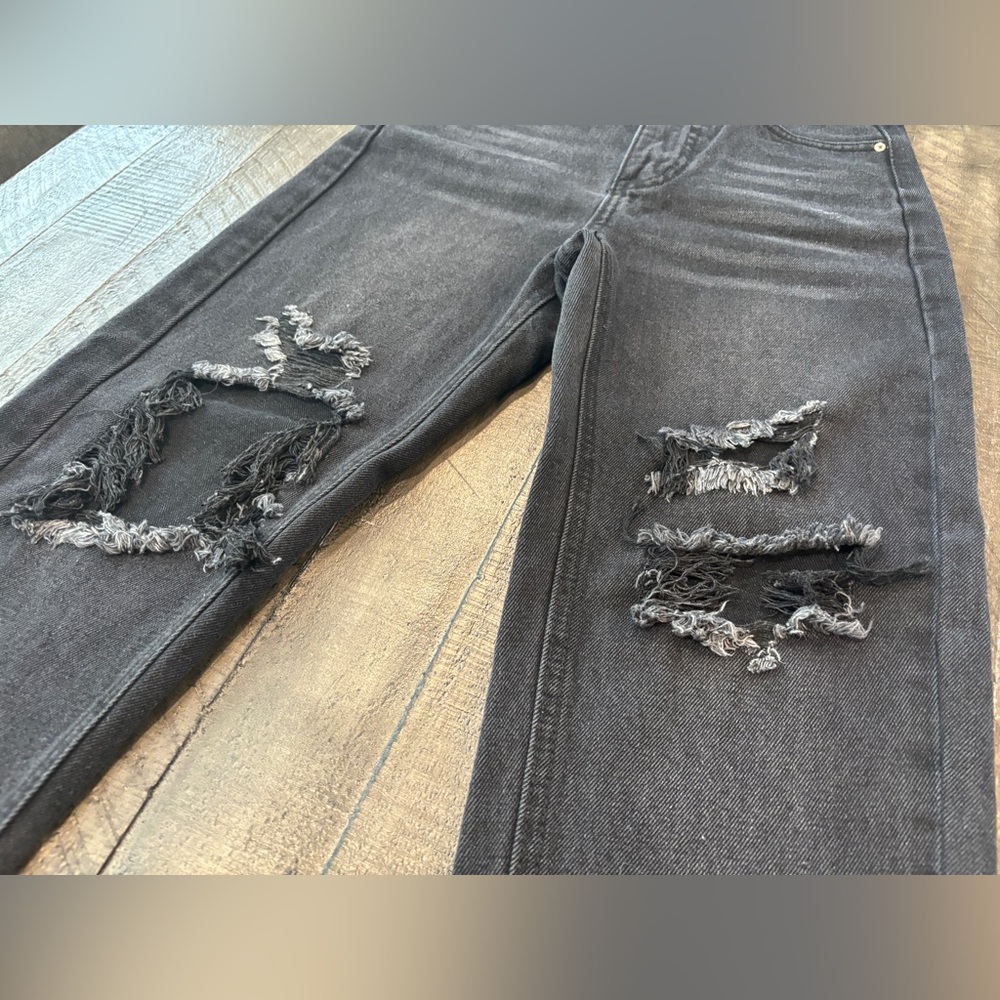 Shein Ripped Jeans - Picture 5 of 7